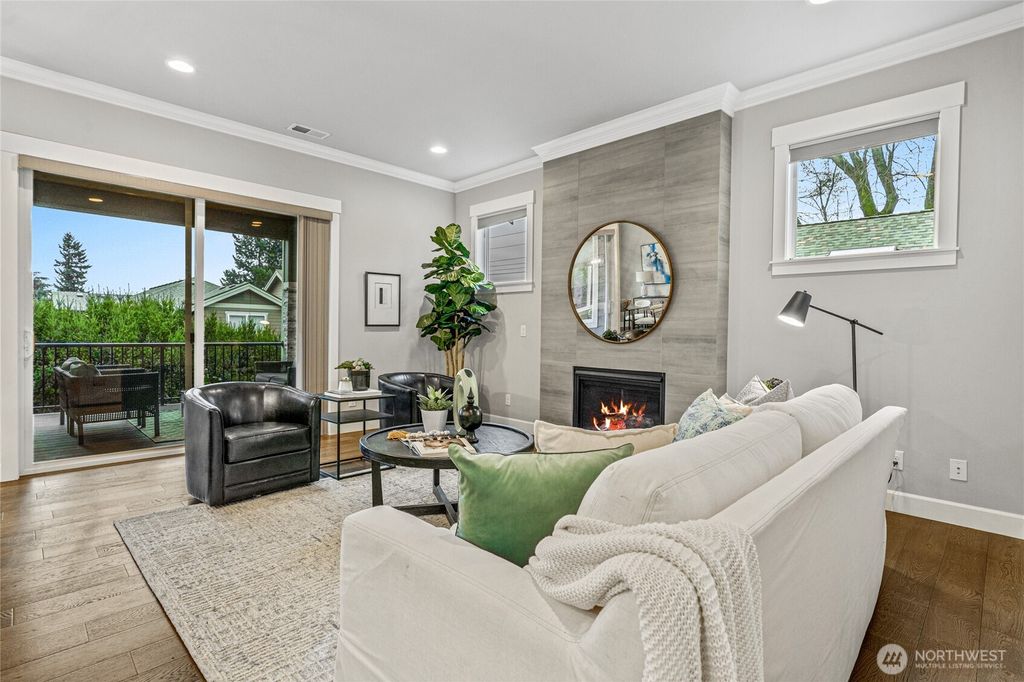 Photo of 3303 NE 7th Street, Renton, WA 98056 (MLS # 2467444)