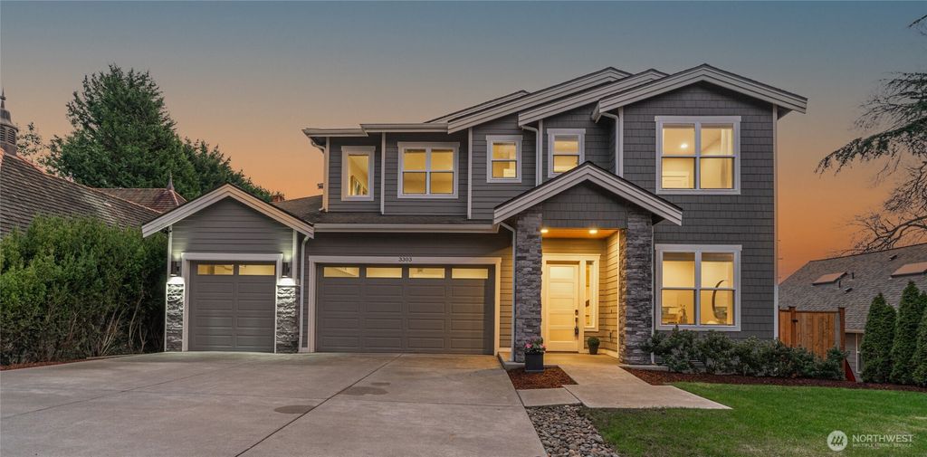 Photo of 3303 NE 7th Street, Renton, WA 98056 (MLS # 2467444)