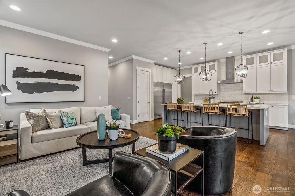 Photo of 3303 NE 7th Street, Renton, WA 98056 (MLS # 2467444)