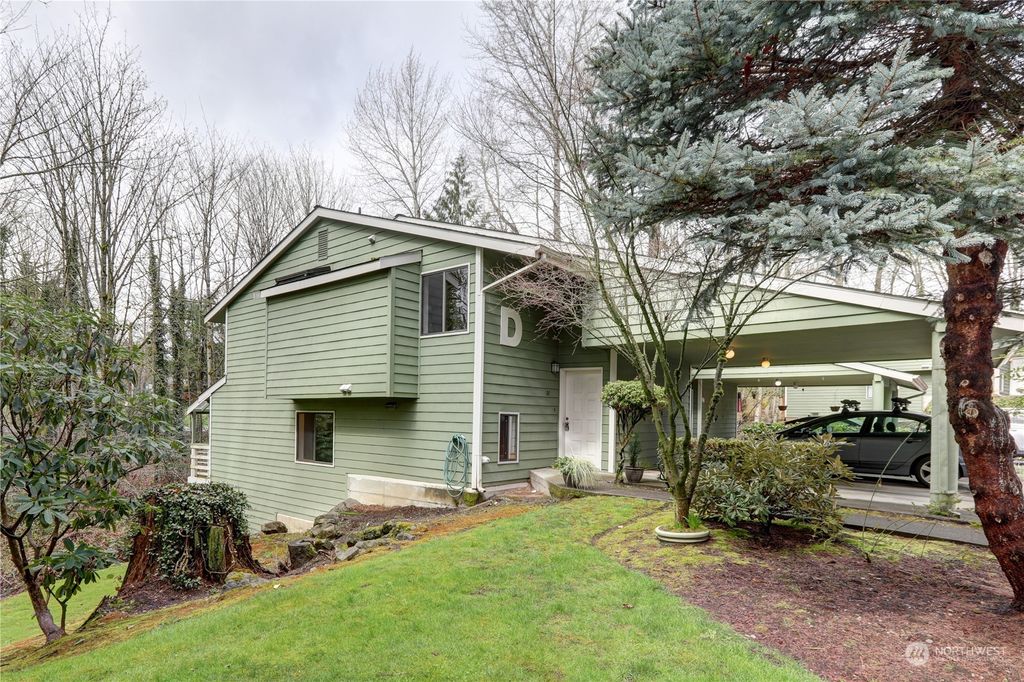 Photo of 13217 SE 256th Street #D1, Kent, WA 98042 (MLS # 2054706)