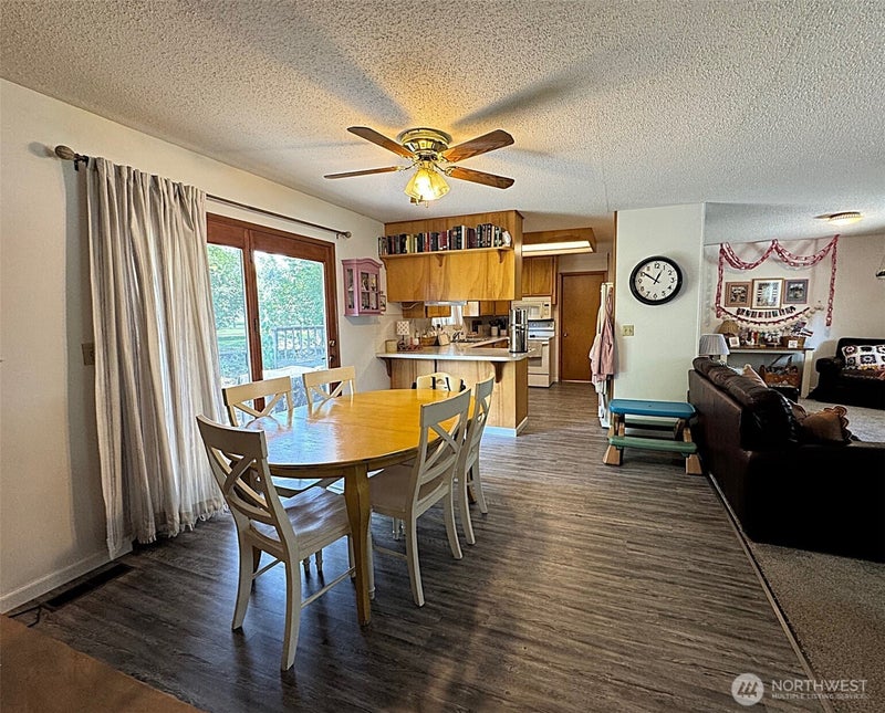 836 Meadowlark Lane