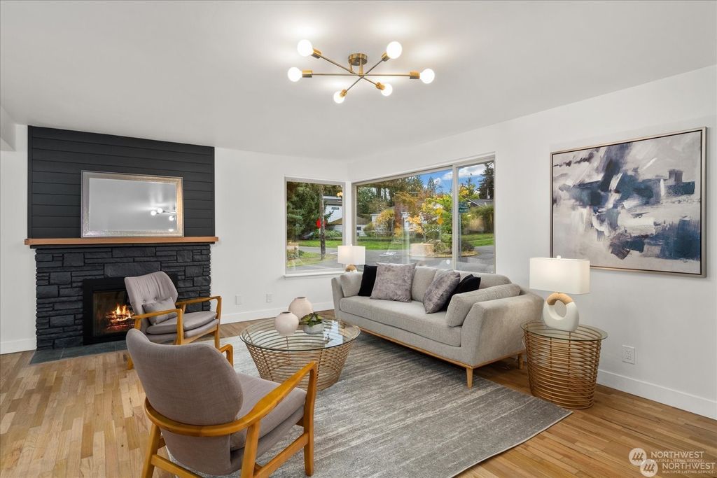 Photo of 11702 22nd Avenue NE, Seattle, WA 98125 (MLS # 2307918)
