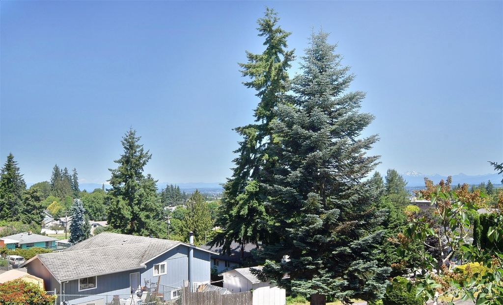 Photo of 4302 Grand Avenue, Everett, WA 98203 (MLS # 2136108)