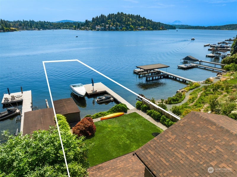 450 Overlake Drive E