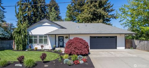 Photo of 1913 3rd Avenue NW, Puyallup, WA 98374 (MLS # 2515801)