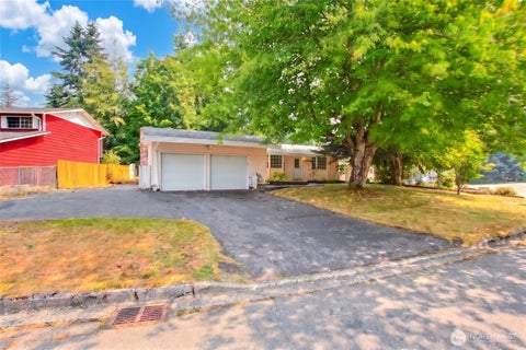 Photo of 21815 6th Avenue W, Bothell, WA 98021 (MLS # 2563505)