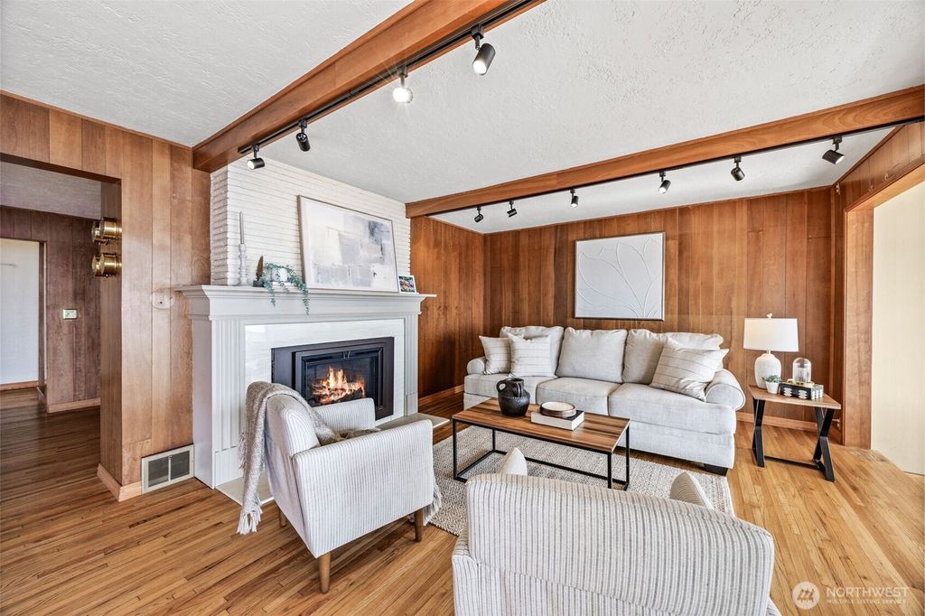 Photo of 2821 SW 172nd Place, Burien, WA 98166 (MLS # 2439357)