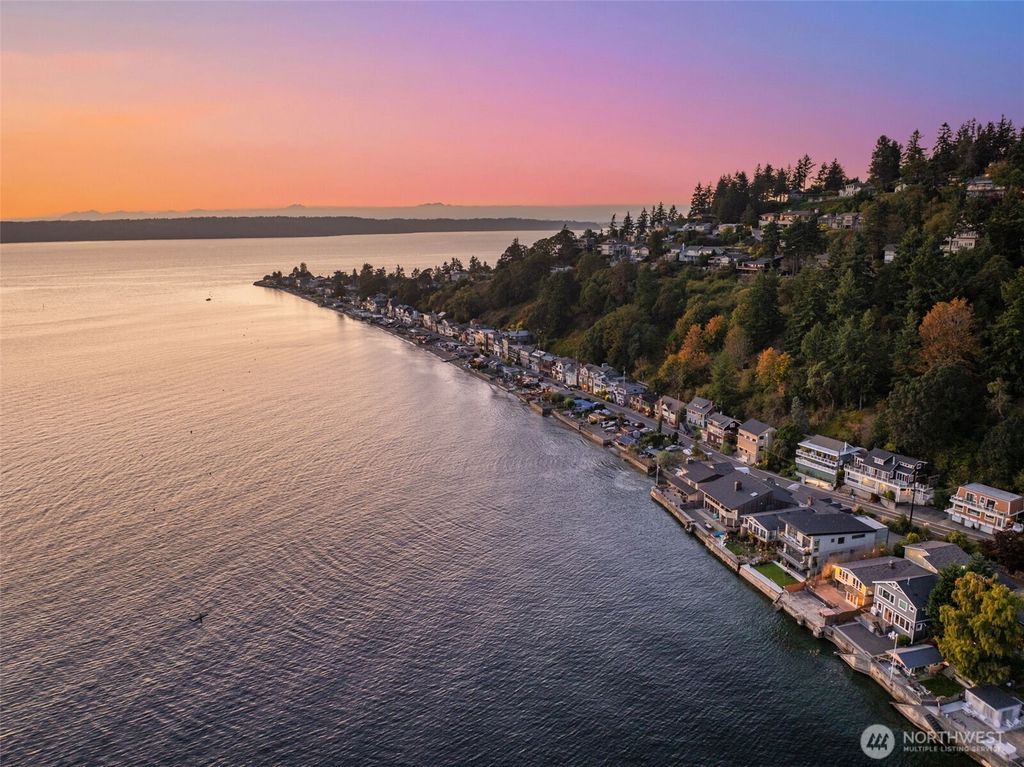 Photo of 2821 SW 172nd Place, Burien, WA 98166 (MLS # 2439357)
