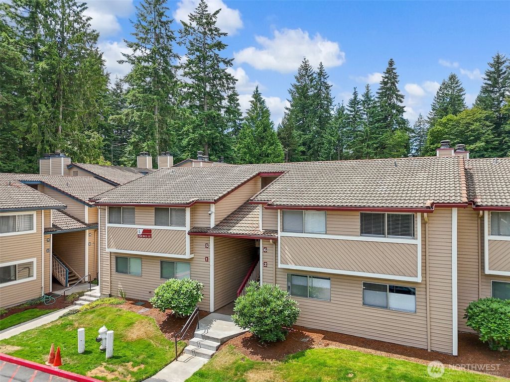 Photo of 17528 150th Court SE #L5, Renton, WA 98058 (MLS # 2403304)