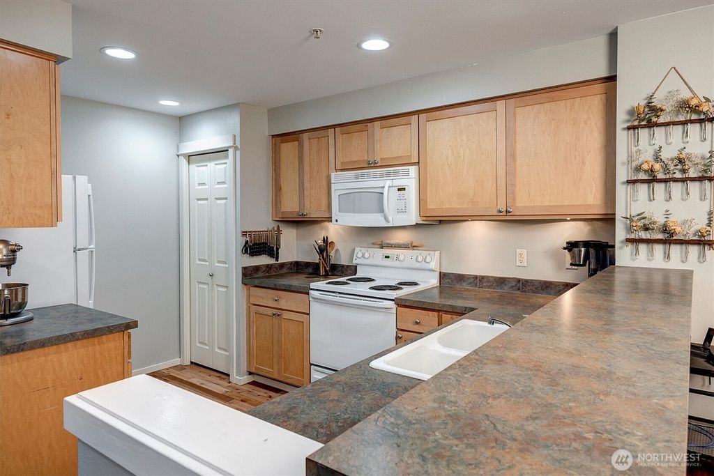 Photo of 2009 196th Street SE #A302, Bothell, WA 98012 (MLS # 2344432)