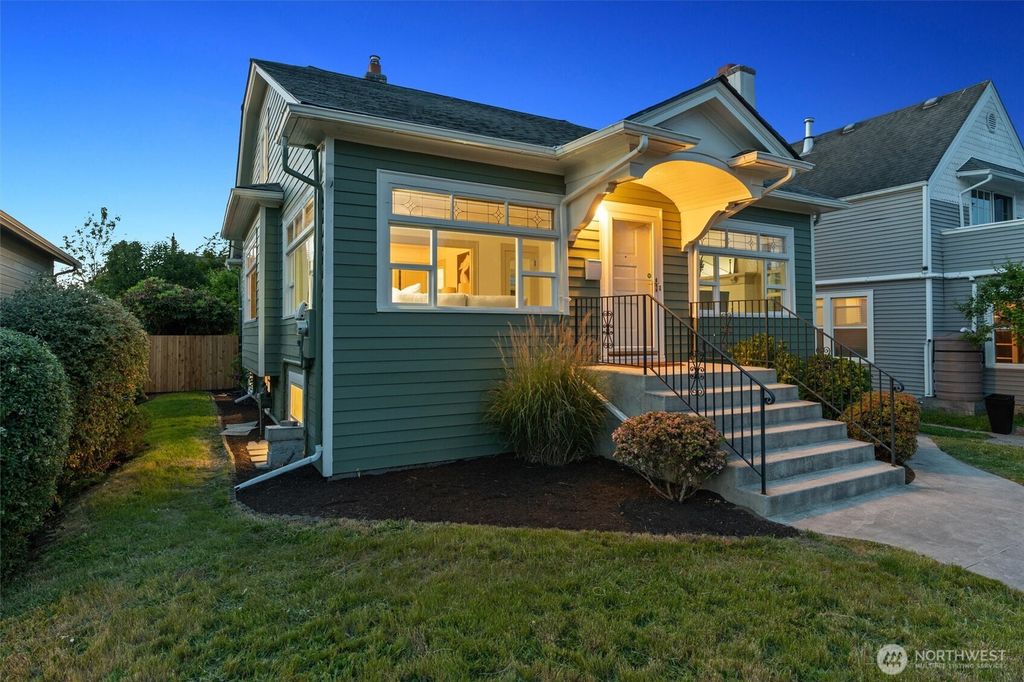 Photo of 122 N 76th Street St, Seattle, WA 98103 (MLS # 2386011)