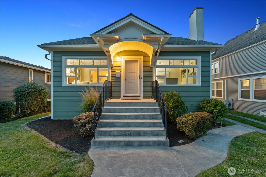 Photo of 122 N 76th Street St, Seattle, WA 98103 (MLS # 2386011)