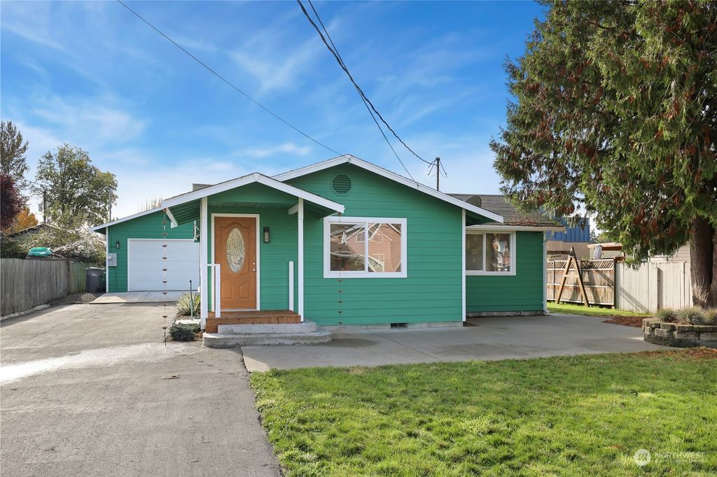 Photo of 132 Wayne Avenue, Pacific, WA 98047 (MLS # 2174929)