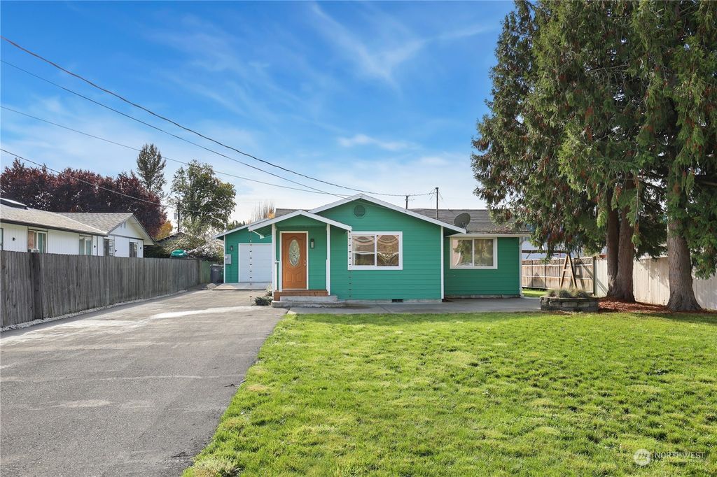 Photo of 132 Wayne Avenue, Pacific, WA 98047 (MLS # 2174929)