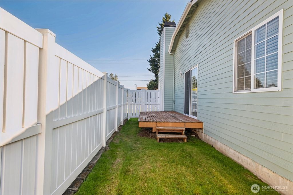 Photo of 1811 F Street SE #15, Auburn, WA 98002 (MLS # 2434292)