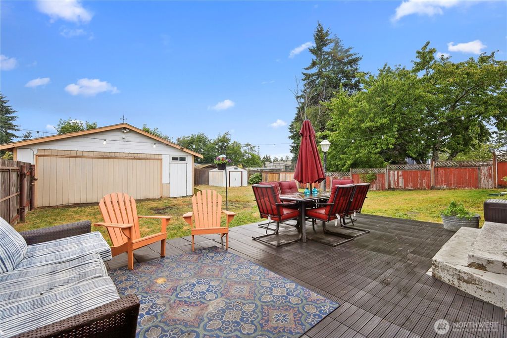 Photo of 1220 S 313th Street, Federal Way, WA 98003 (MLS # 2393982)