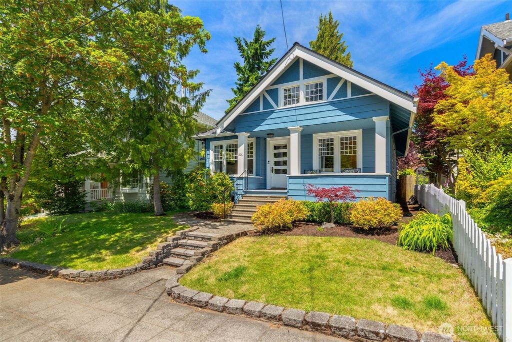 Photo of 106 W McGraw Street, Seattle, WA 98119 (MLS # 2386837)