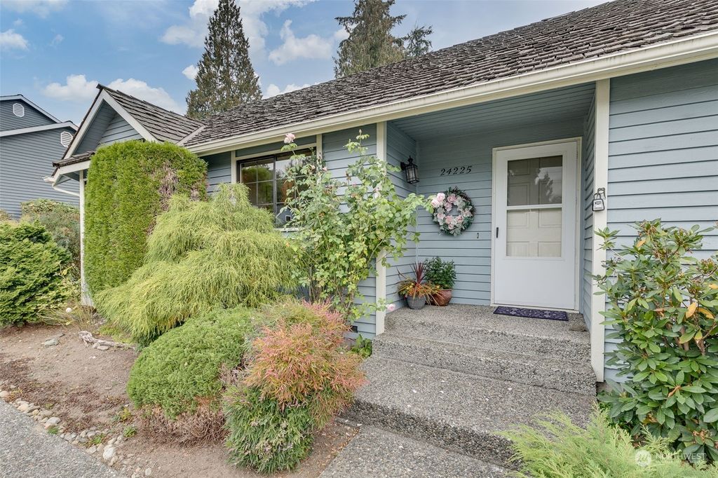 Photo of 24225 16th Place SE, Bothell, WA 98021 (MLS # 2005975)