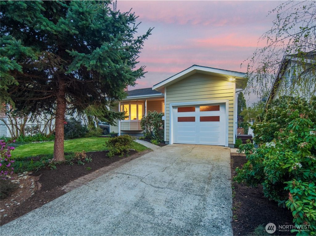 Photo of 927 NW 58th Street, Seattle, WA 98107 (MLS # 2500636)