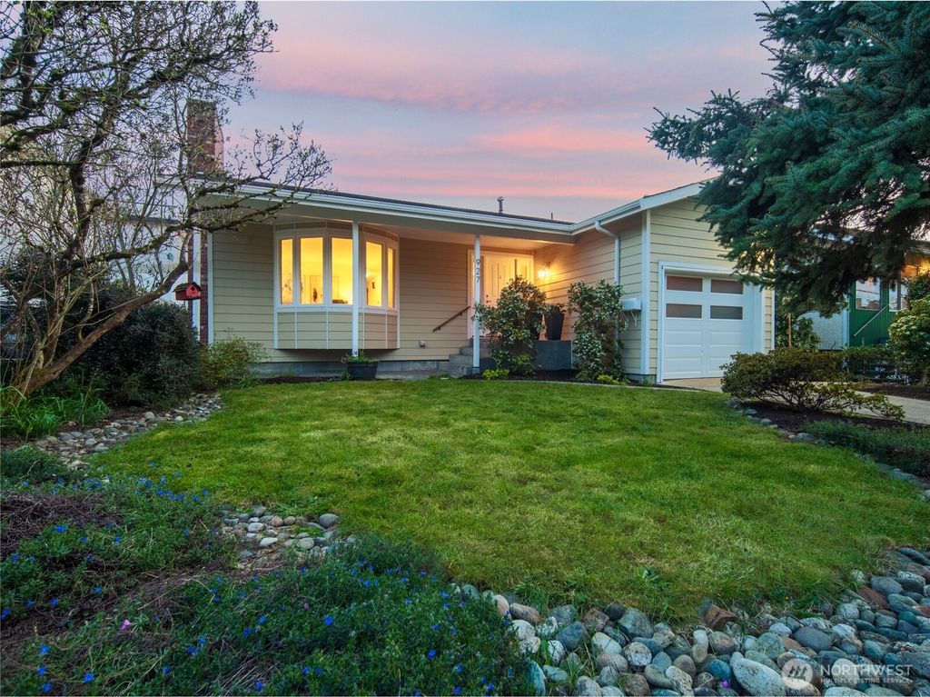 Photo of 927 NW 58th Street, Seattle, WA 98107 (MLS # 2500636)