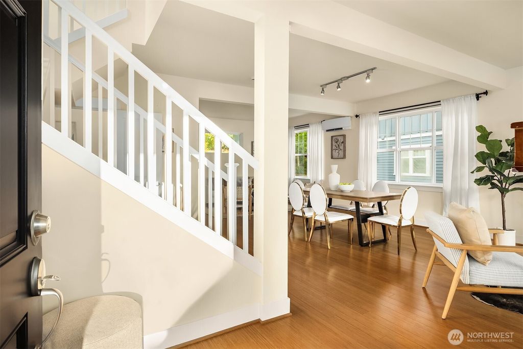 Photo of 1748 25th Walk NE, Issaquah, WA 98029 (MLS # 2429176)