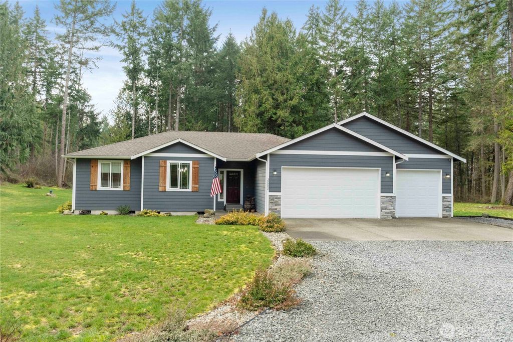 Photo of 30002 77th Avenue S, Roy, WA 98580 (MLS # 2484889)