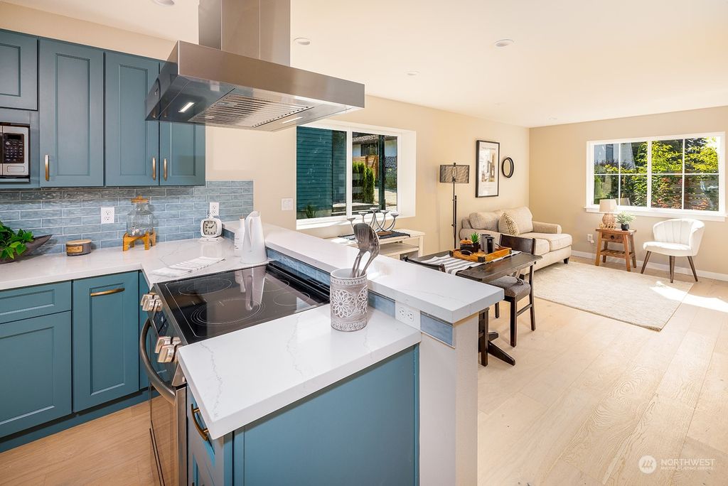 Photo of 12534 B 5th Avenue NE, Seattle, WA 98125 (MLS # 2280590)