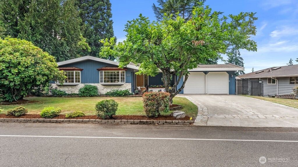 Photo of 5059 116th Avenue SE, Bellevue, WA 98006 (MLS # 2551559)