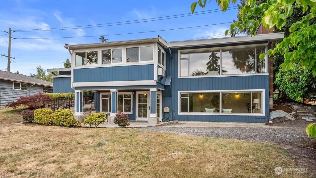 Photo of 5059 116th Avenue SE, Bellevue, WA 98006 (MLS # 2551559)