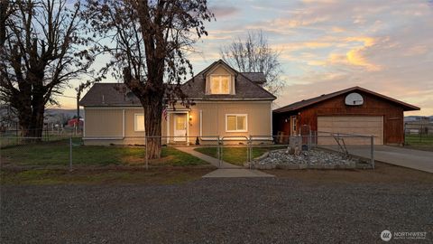 Photo of 315 W Fourth Street, Prescott, WA 99348 (MLS # 2475047)
