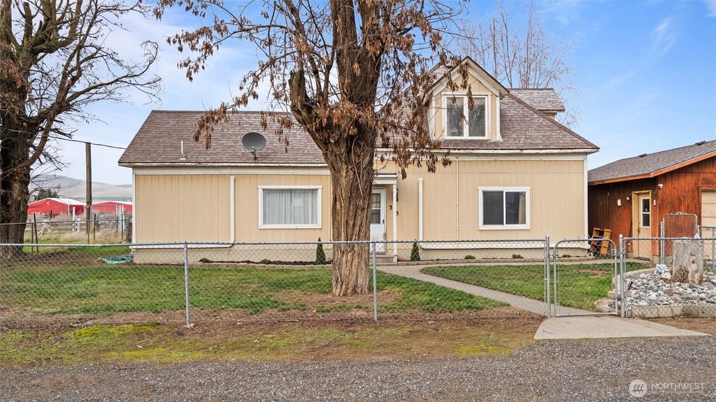Photo of 315 W Fourth Street, Prescott, WA 99348 (MLS # 2475047)
