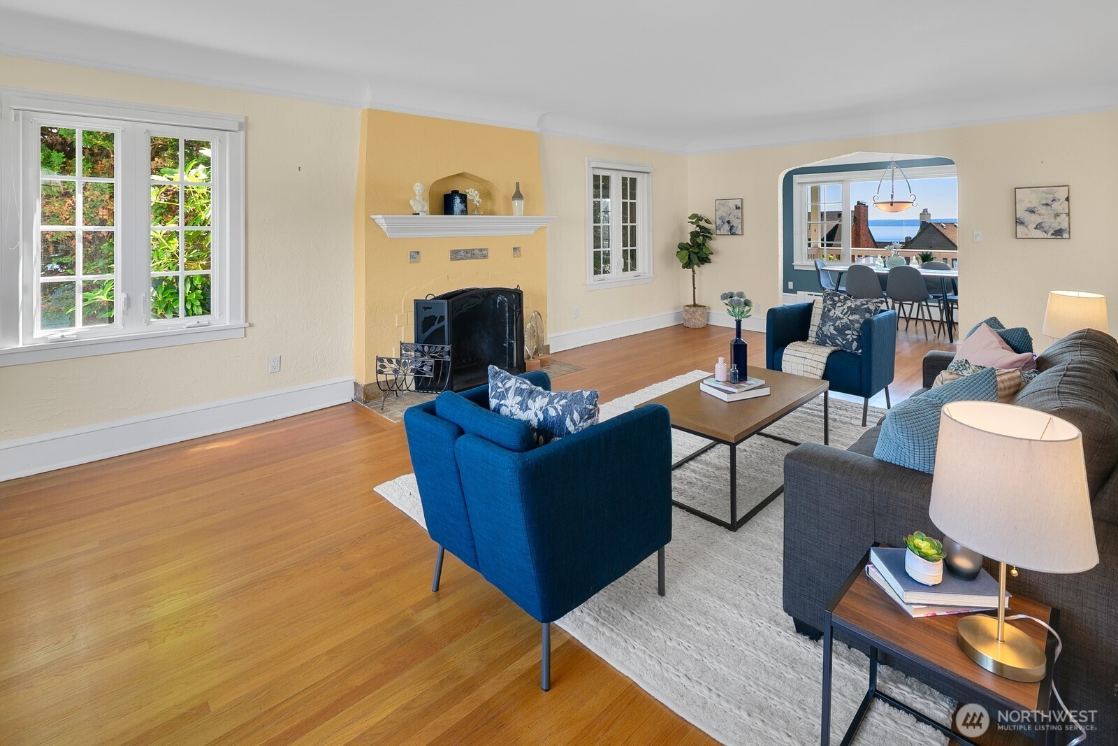 2359 Rosemont Place W