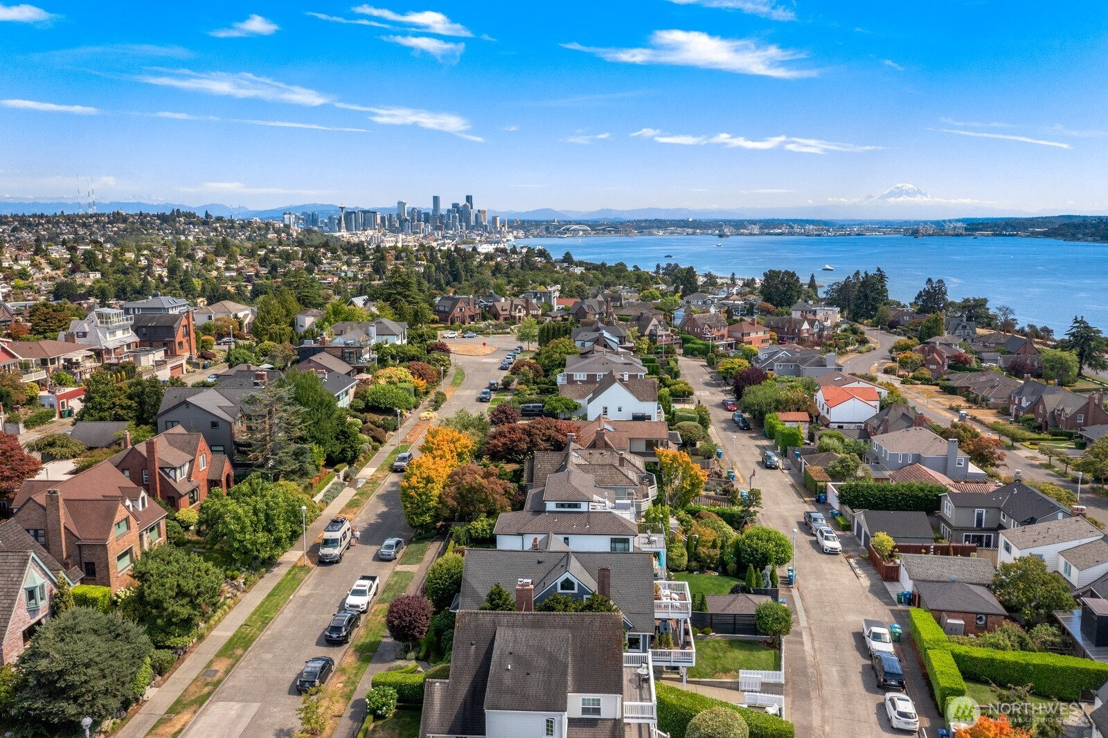 2359 Rosemont Place W