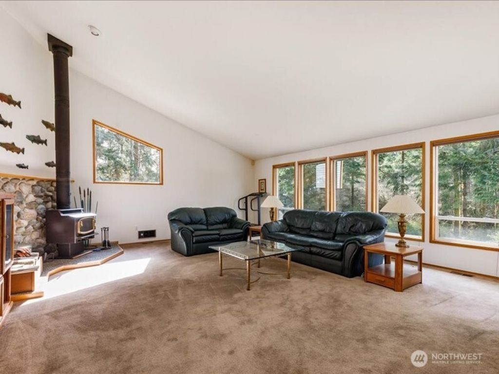 Photo of 2047 Briarwood Drive, Oak Harbor, WA 98277 (MLS # 2498325)