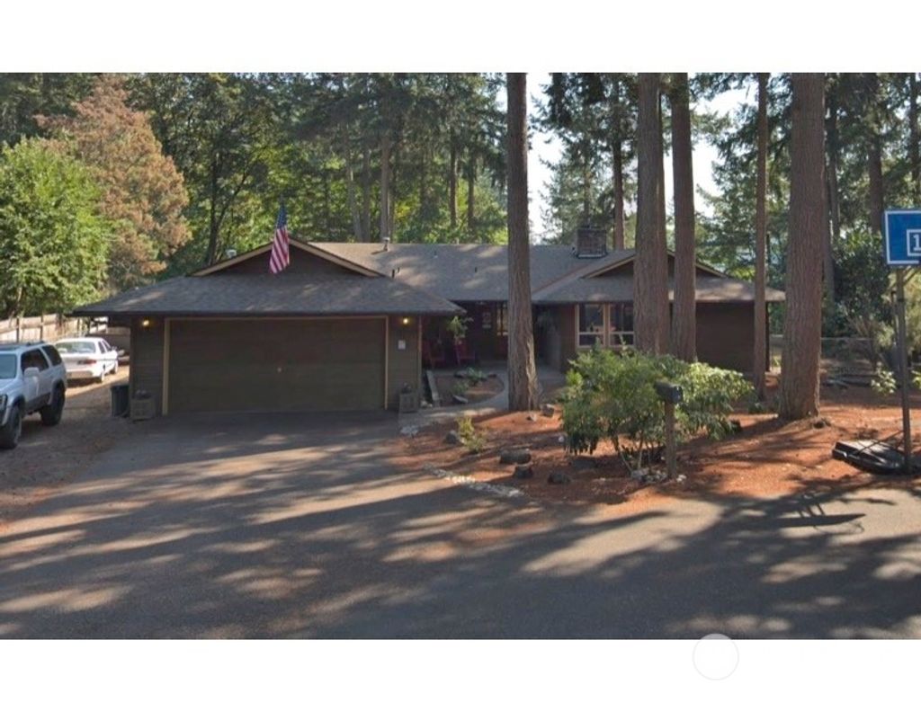 Photo of 14926 165th Place SE, Renton, WA 98059 (MLS # 2321160)