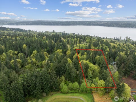 Photo of 611 208th Avenue SE, Sammamish, WA 98074 (MLS # 2514820)