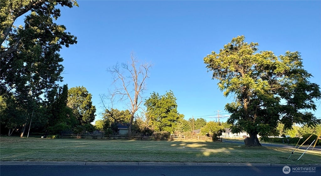 Photo of 0 Fern Avenue, Walla Walla, WA 99362 (MLS # 2567264)