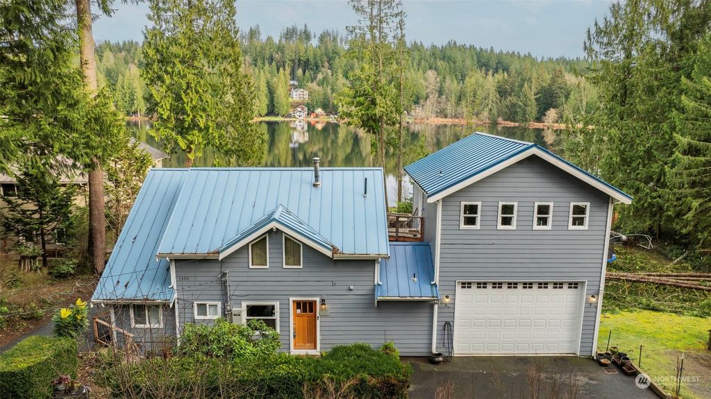 Photo of 1405 SW Lake Roesiger Road, Snohomish, WA 98290 (MLS # 2294544)