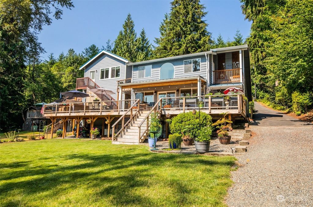 Photo of 1405 SW Lake Roesiger Road, Snohomish, WA 98290 (MLS # 2294544)