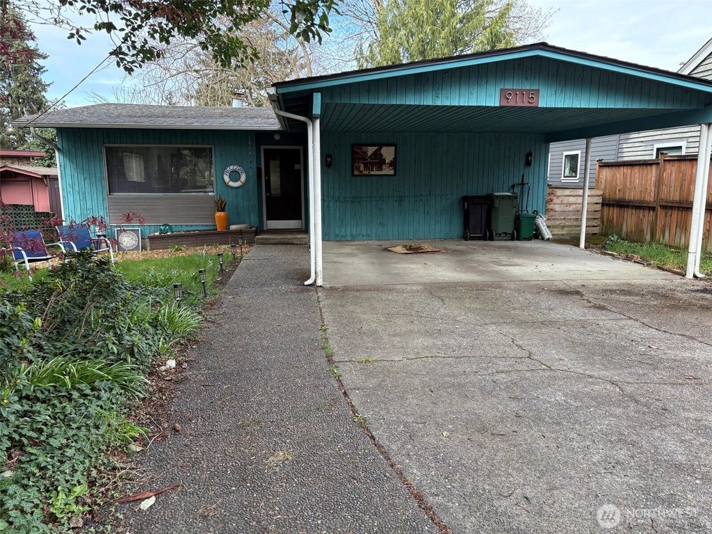 Photo of 9115 8th Avenue NE, Seattle, WA 98115 (MLS # 2502638)