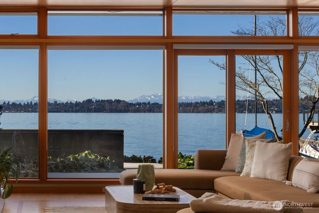 Photo of 5505 Lake Washington Boulevard NE #1-E, Kirkland, WA 98033 (MLS # 2545029)
