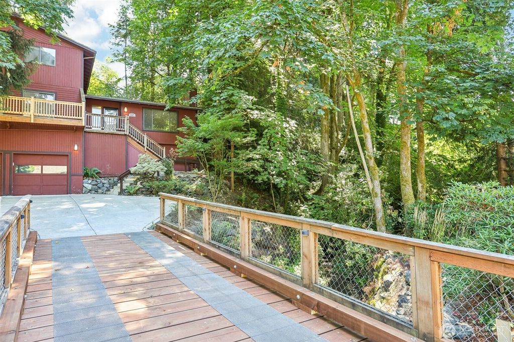 Photo of 19708 35 Avenue NE, Lake Forest Park, WA 98155 (MLS # 2419675)