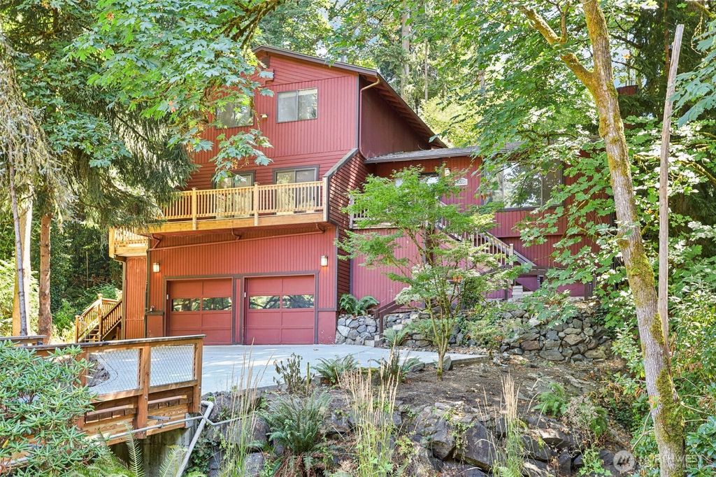 Photo of 19708 35 Avenue NE, Lake Forest Park, WA 98155 (MLS # 2419675)