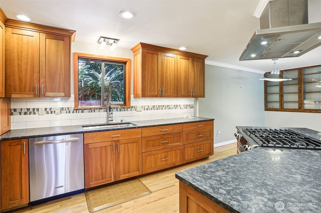 Photo of 19708 35 Avenue NE, Lake Forest Park, WA 98155 (MLS # 2419675)