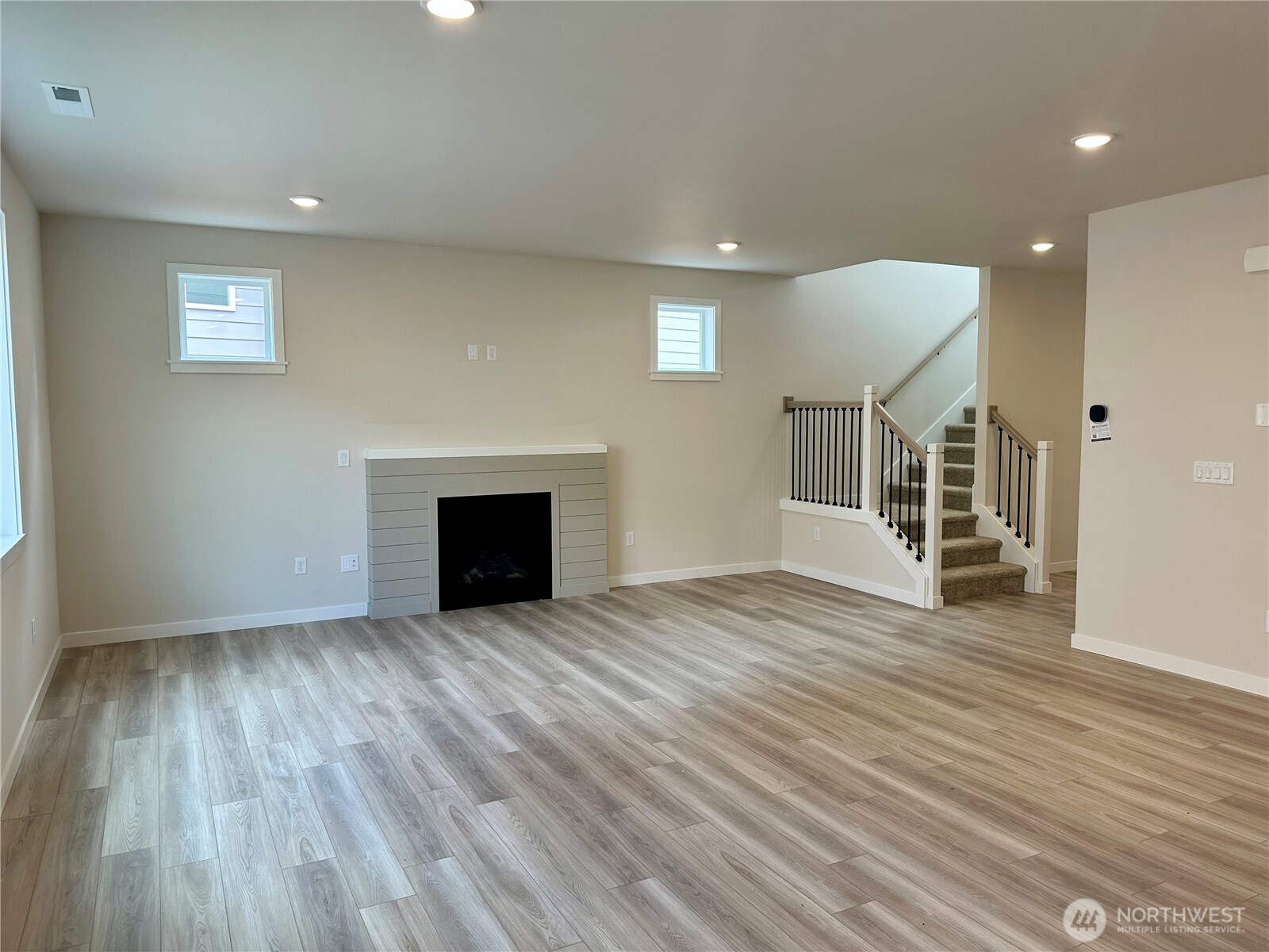 2072 NE Norseman Way