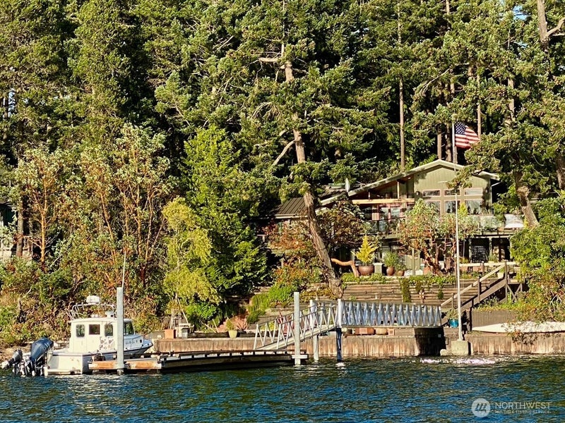 3 Brown Island