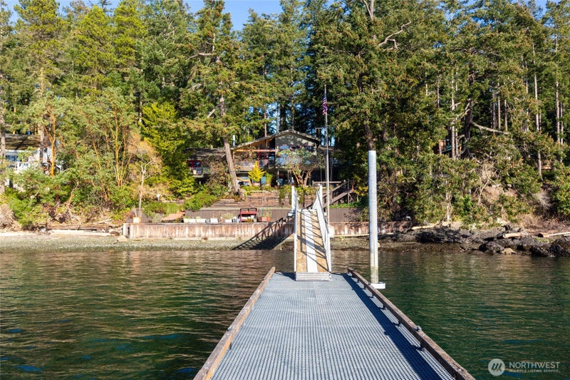 3 Brown Island