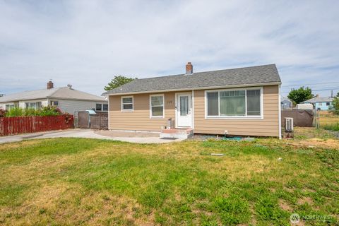 Photo of 140 W Northshore Drive, Moses Lake, WA 98837 (MLS # 2460483)