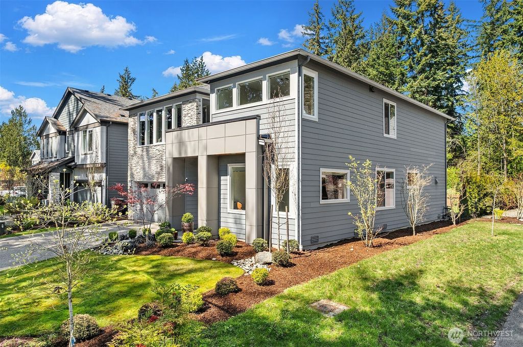 Photo of 7226 NE 129th Street, Kirkland, WA 98034 (MLS # 2514852)