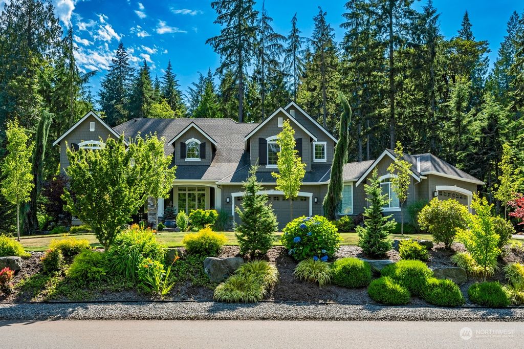 Photo of 9215 255th Avenue NE, Redmond, WA 98053 (MLS # 1963415)